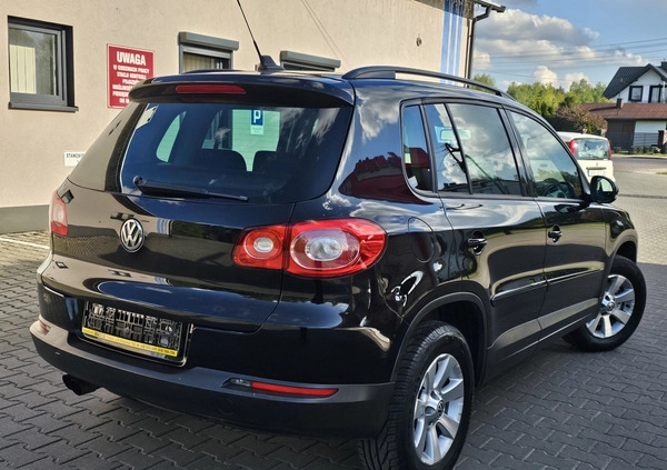 Volkswagen Tiguan cena 39990 przebieg: 198000, rok produkcji 2010 z Ozorków małe 301